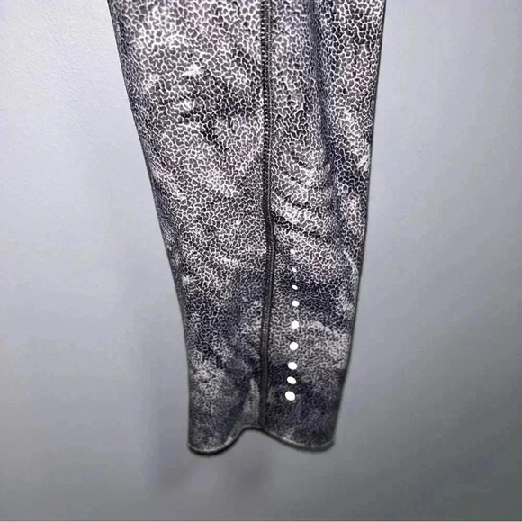 Lululemon Fast & Free 7/8  Tight - Picture 6 of 8